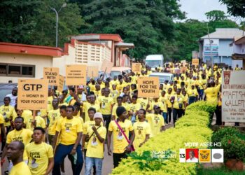 Kumasi turns yellow as Movement For Change supporters take streets