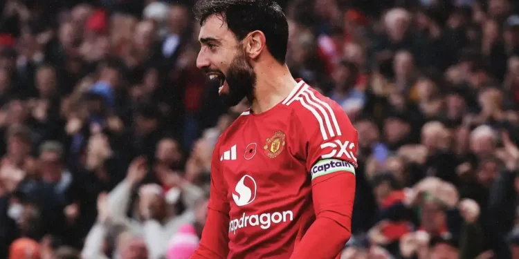 Bruno Fernandes saves fainting man on plane