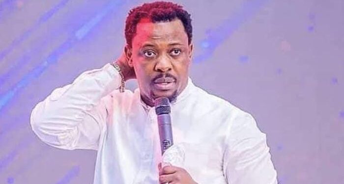 “John Drunkmani ein prophet do yawa” – Netizen troll Nigel Gaisie as video surfaces of him prophesying victory for Kamala Harris