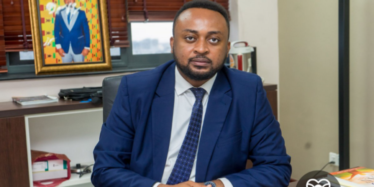 “Call uncultured and unethical Vincent Assafuah to order” – Netizen tells Speaker Bagbin