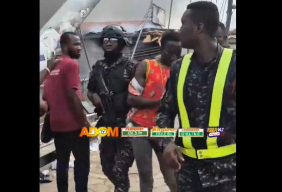 Video: Looters caught red-handed plundering shops amid Adum PZ fire